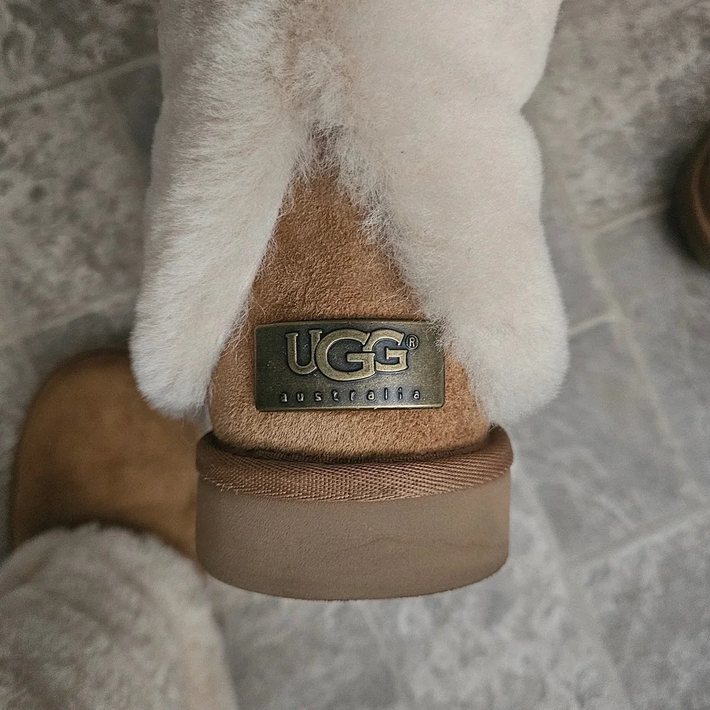 UGG Australia Patten Women 7 Chestnut Suede Sheapskin Cuff Short Boot‎ Cozy